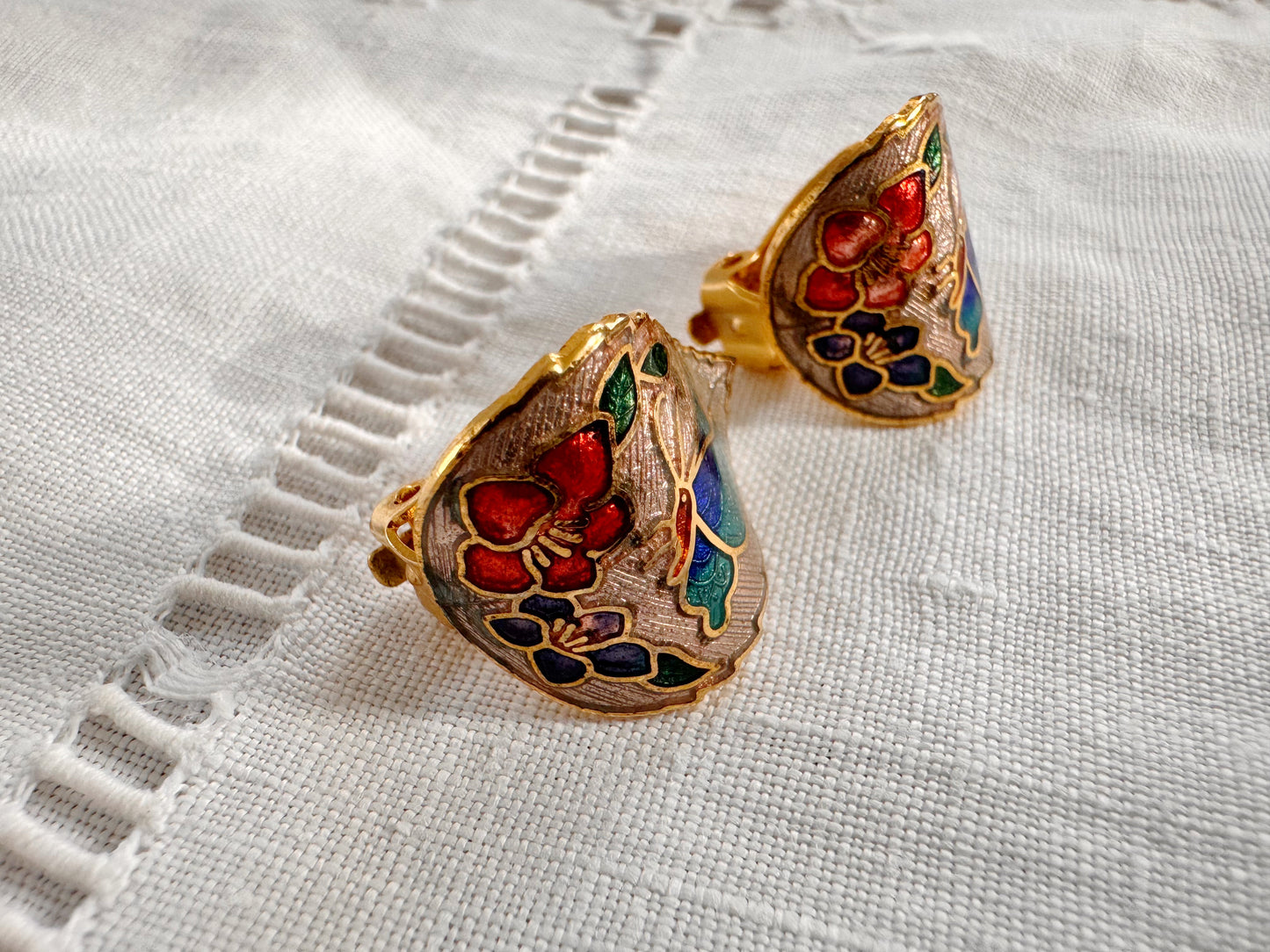 Vintage 1980 Leaf Shaped Cloisonné Clip On Earrings