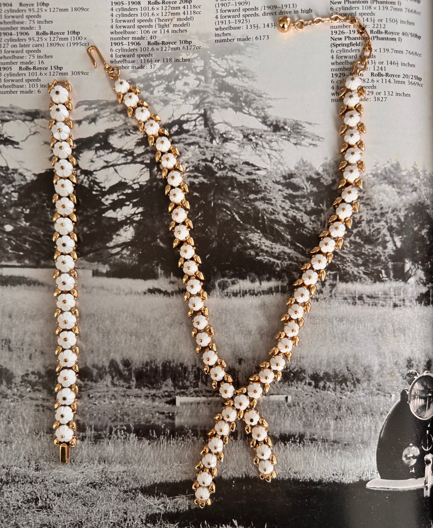 1970s/1980s Vintage Signed Trifari White Enamel Flower Bracelet