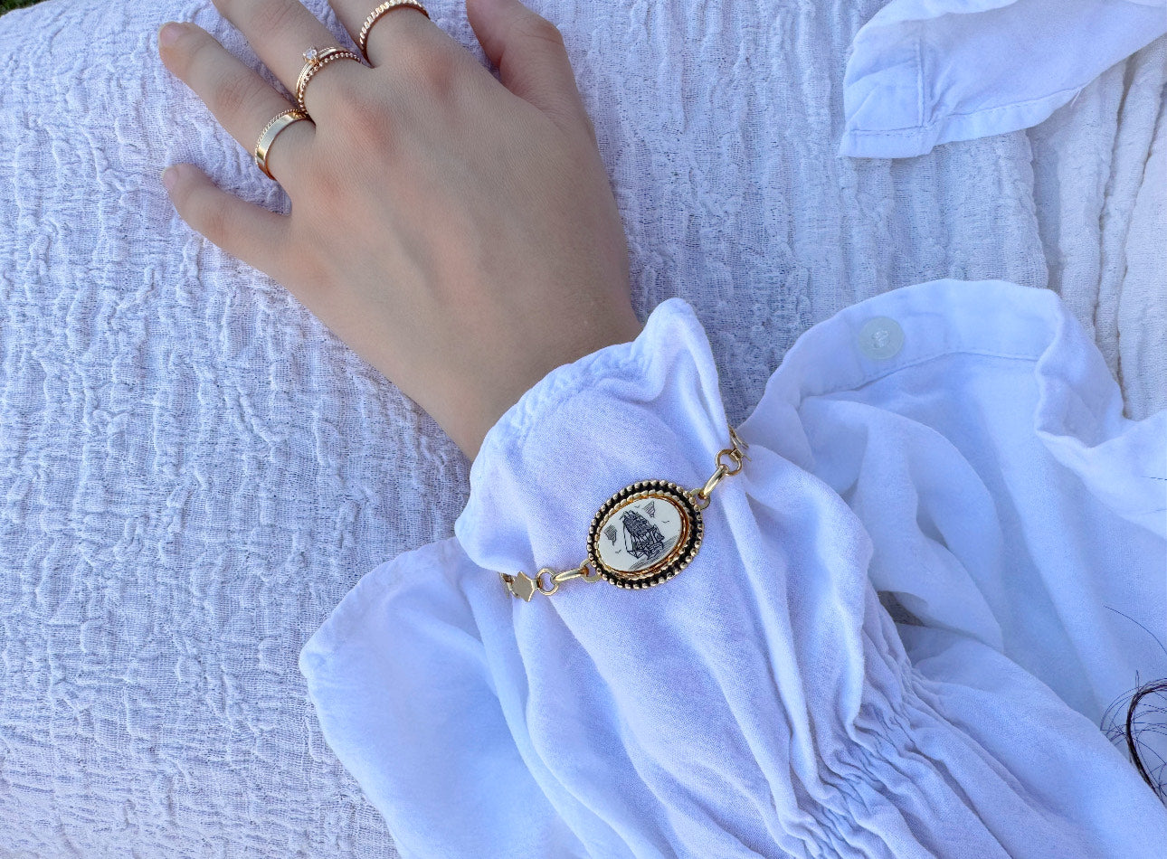 Vintage Faux Scrimshaw Sea Bracelet