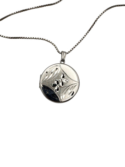 Vintage Sterling Silver Circular Floral Locket