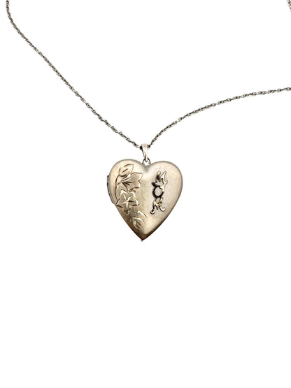 Vintage Sterling Silver Mom Heart Locket