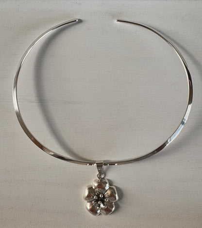 Vintage Floral Cuff Necklace