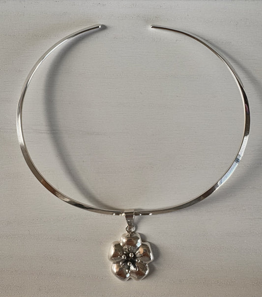 Vintage Floral Cuff Necklace
