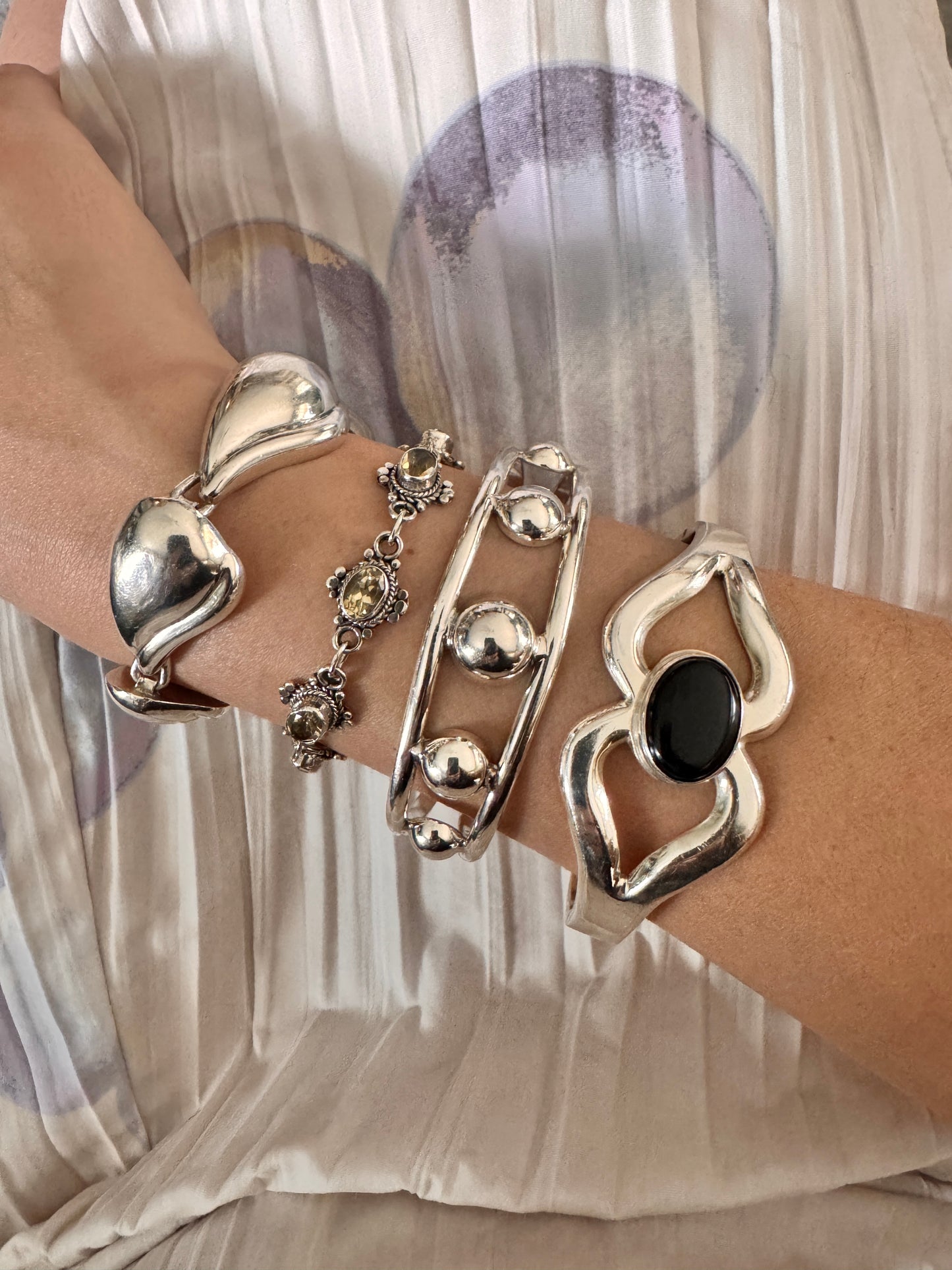 Vintage Black Onyx Mexico Sterling Silver Bangle