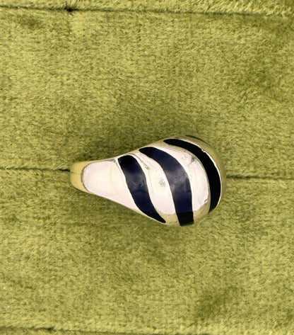 Vintage Sterling Silver Black Enamel Dome Ring | Zebra Statement Ring | Art Deco Size 6