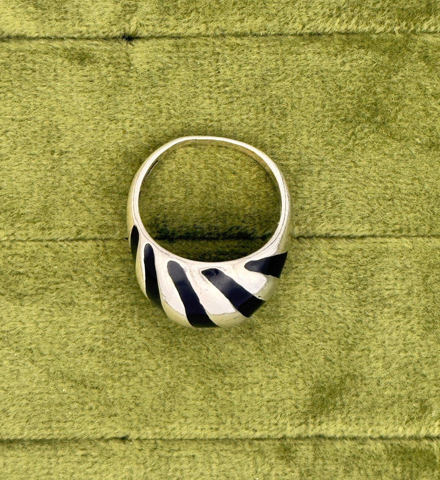 Vintage Sterling Silver Black Enamel Dome Ring | Zebra Statement Ring | Art Deco Size 6